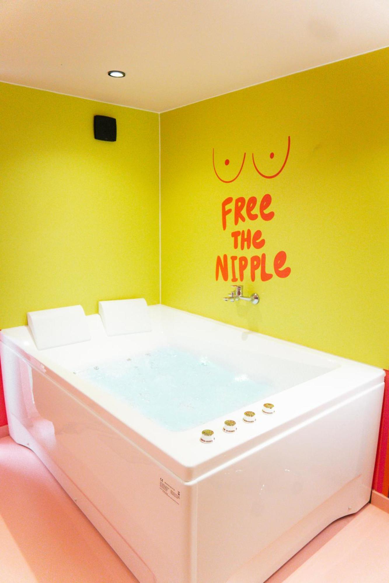 Capsule Girl Power Spa - Balneo - Sauna - Karaoke - Billard - 2 Chambres Charleroi Exterior foto