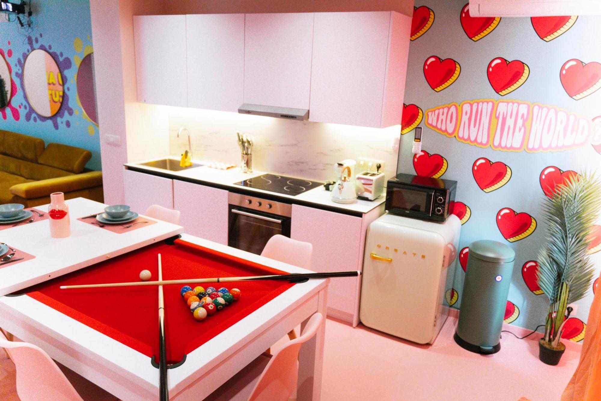 Capsule Girl Power Spa - Balneo - Sauna - Karaoke - Billard - 2 Chambres Charleroi Exterior foto