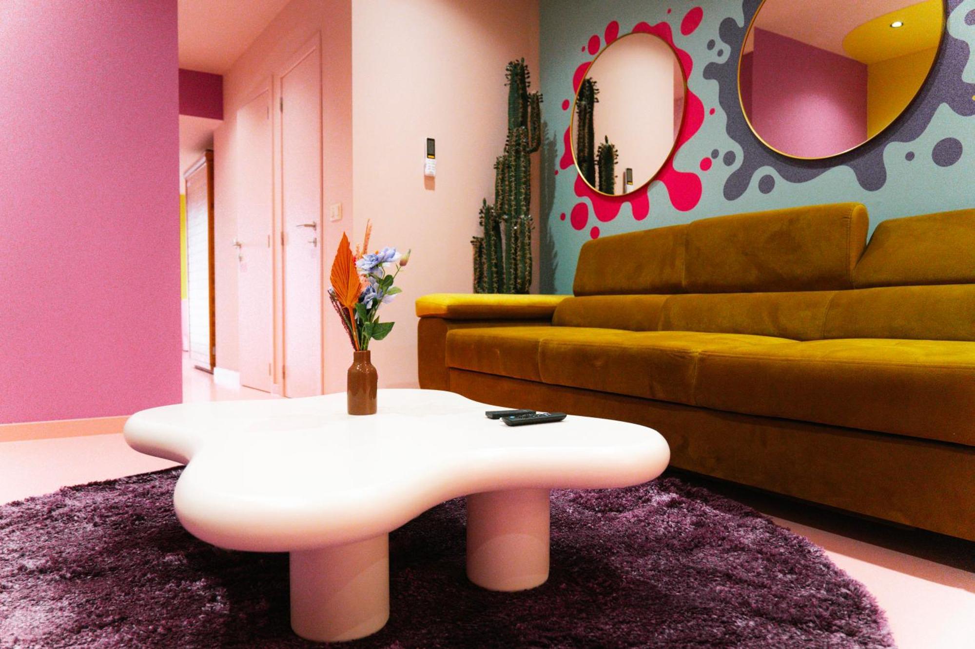 Capsule Girl Power Spa - Balneo - Sauna - Karaoke - Billard - 2 Chambres Charleroi Exterior foto