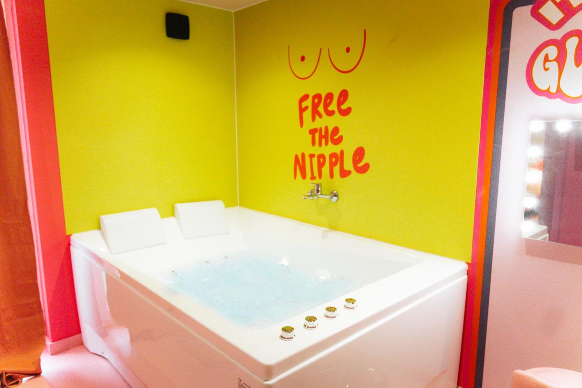 Capsule Girl Power Spa - Balneo - Sauna - Karaoke - Billard - 2 Chambres Charleroi Exterior foto