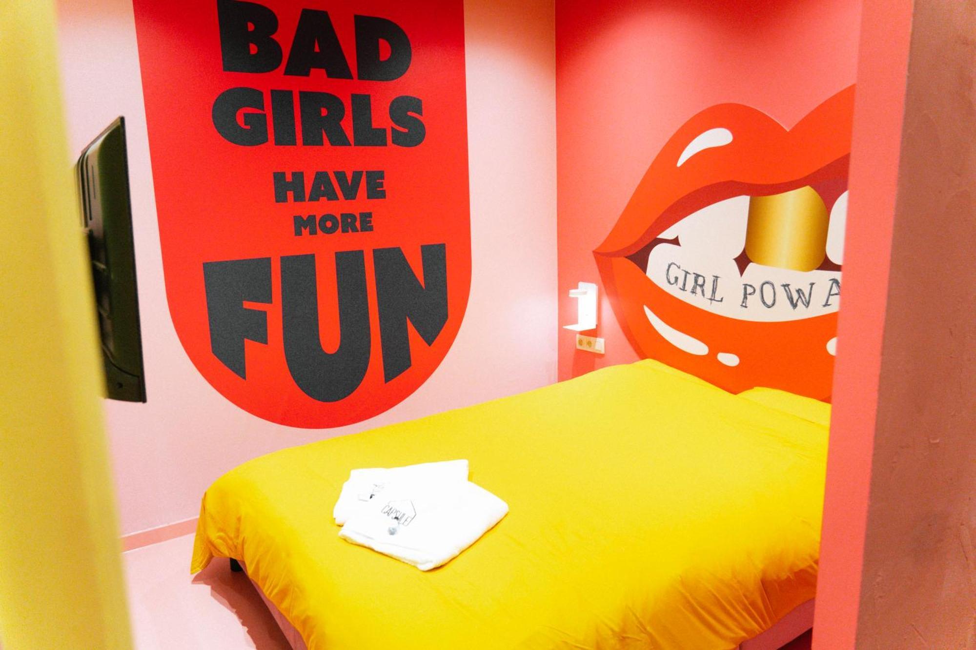 Capsule Girl Power Spa - Balneo - Sauna - Karaoke - Billard - 2 Chambres Charleroi Exterior foto
